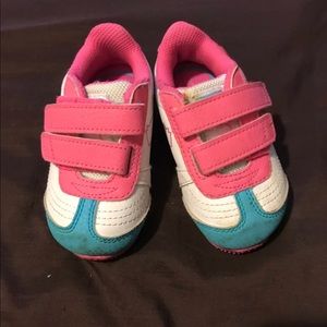 Puma size 4 Toddler Sneakers Used